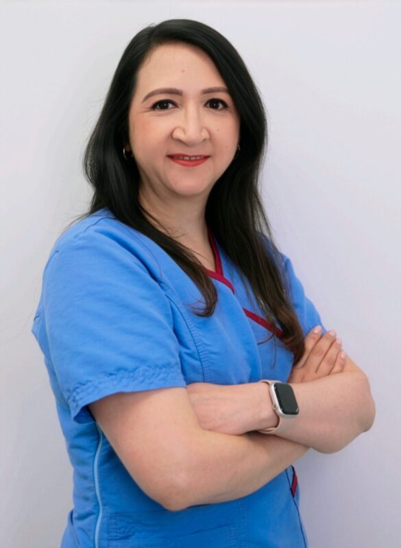 Claudia López - Directora de Laboratorio