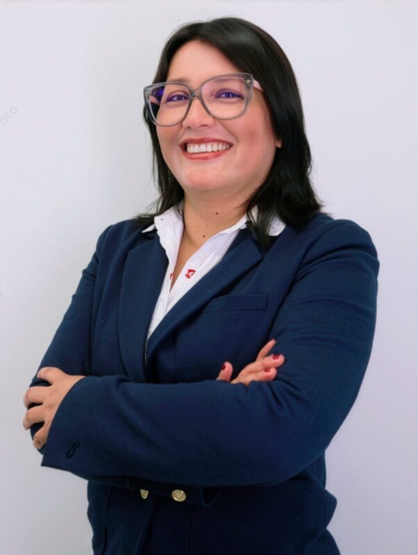 Claudia Moreno - Comercial