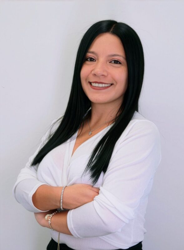 Erika Olmos - Auxiliar Contable